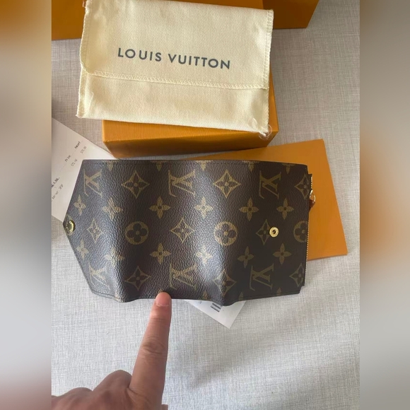 Louis Vuitton Victorine Wallet - Picture 8 of 12
